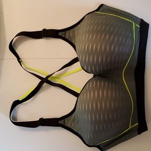 NWOT Victoria's Secret Sports Bra